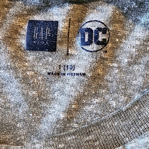 Gap x DC Comics Boys Size L T-SHIRT grey with super hero emblems - Picture 4 of 6